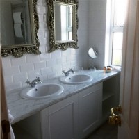 Ensuite bedroom vanity units