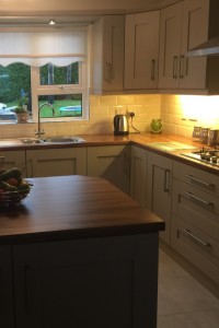 Painted Dakar kitchen with walnut worktop