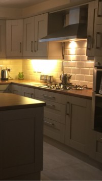 Painted Dakar kitchen with walnut worktop